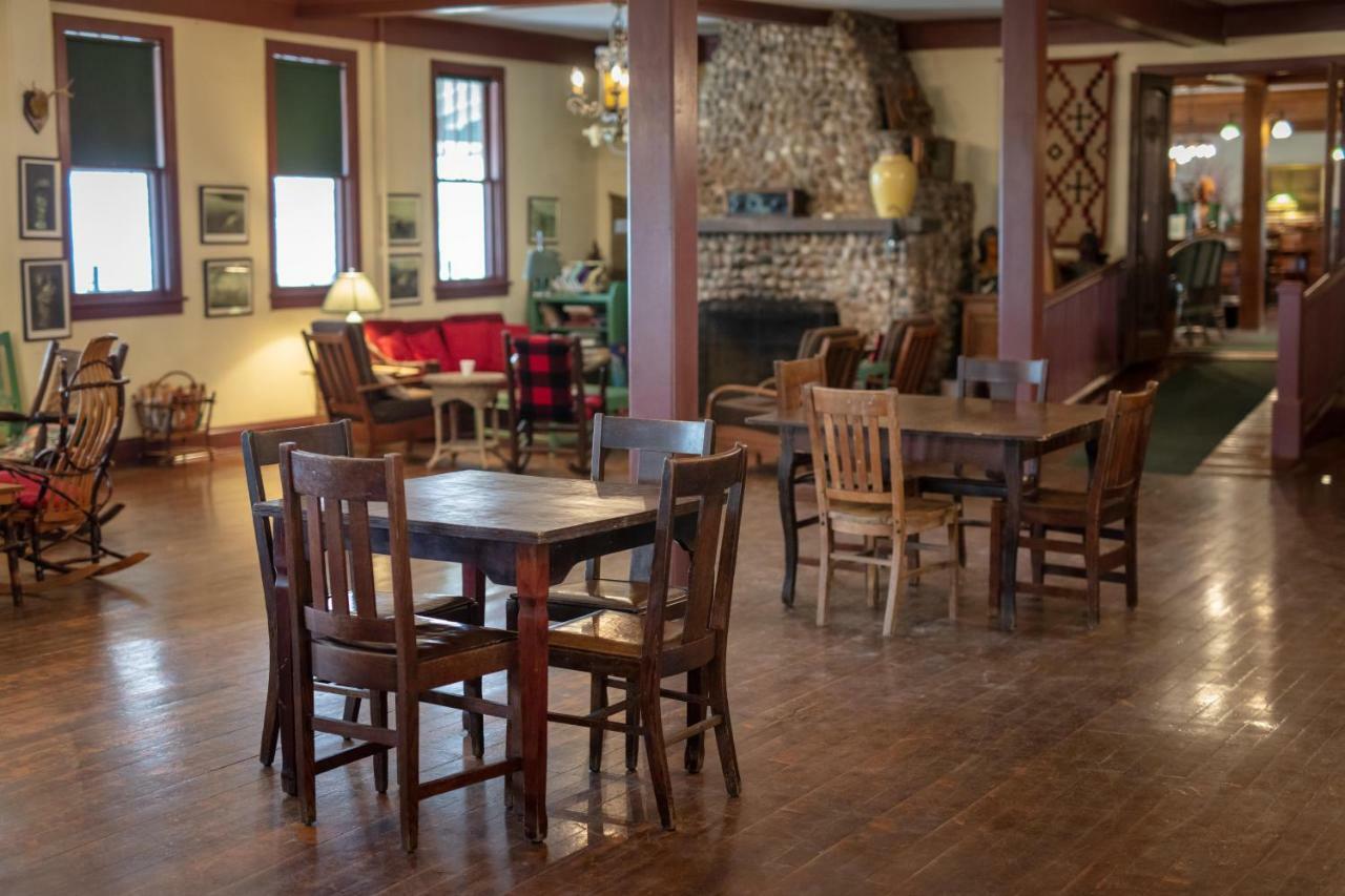 Lakeside Inn Kültér fotó