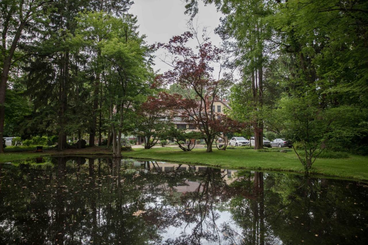 Lakeside Inn Kültér fotó